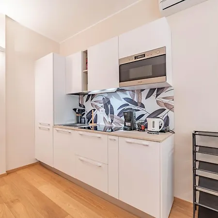 500 M From Corso Sempione, Close To Metro M5 Appartement