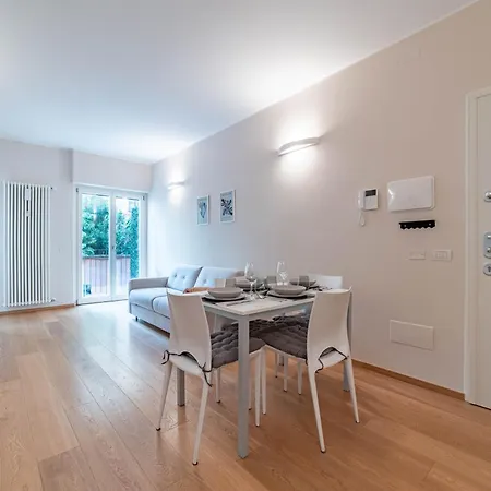 Appartement 500 M From Corso Sempione, Close To Metro M5